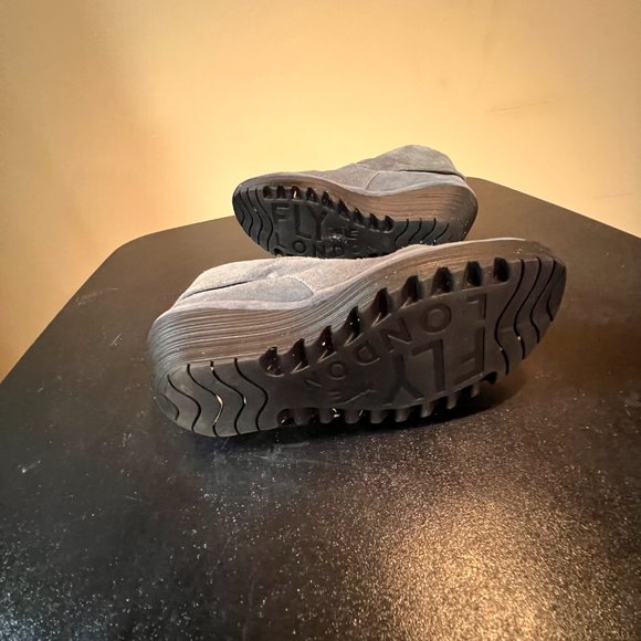 FLY London size 38  US 8 gray suede boot ruched look - Picture 4 of 14